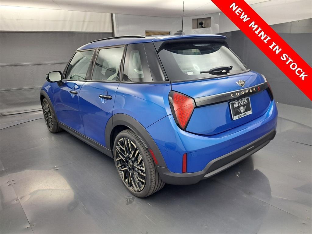 new 2025 MINI Hardtop car, priced at $38,410