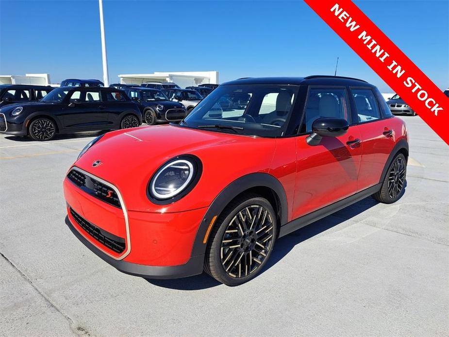 new 2025 MINI Hardtop car, priced at $37,845