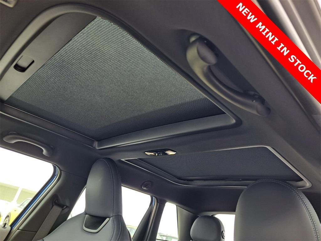 new 2025 MINI Hardtop car, priced at $39,080