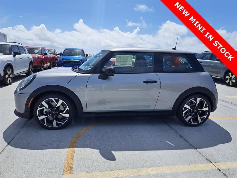 new 2025 MINI Hardtop car, priced at $36,595