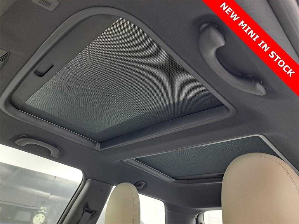 new 2025 MINI Hardtop car, priced at $37,325