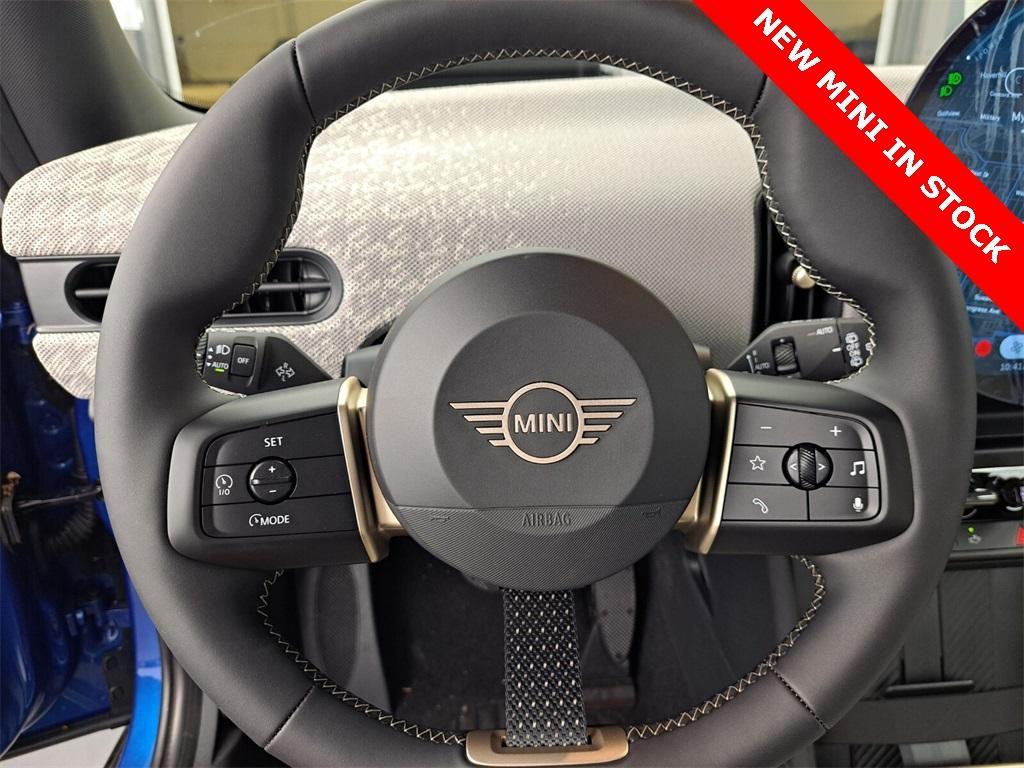 new 2025 MINI Hardtop car, priced at $37,325