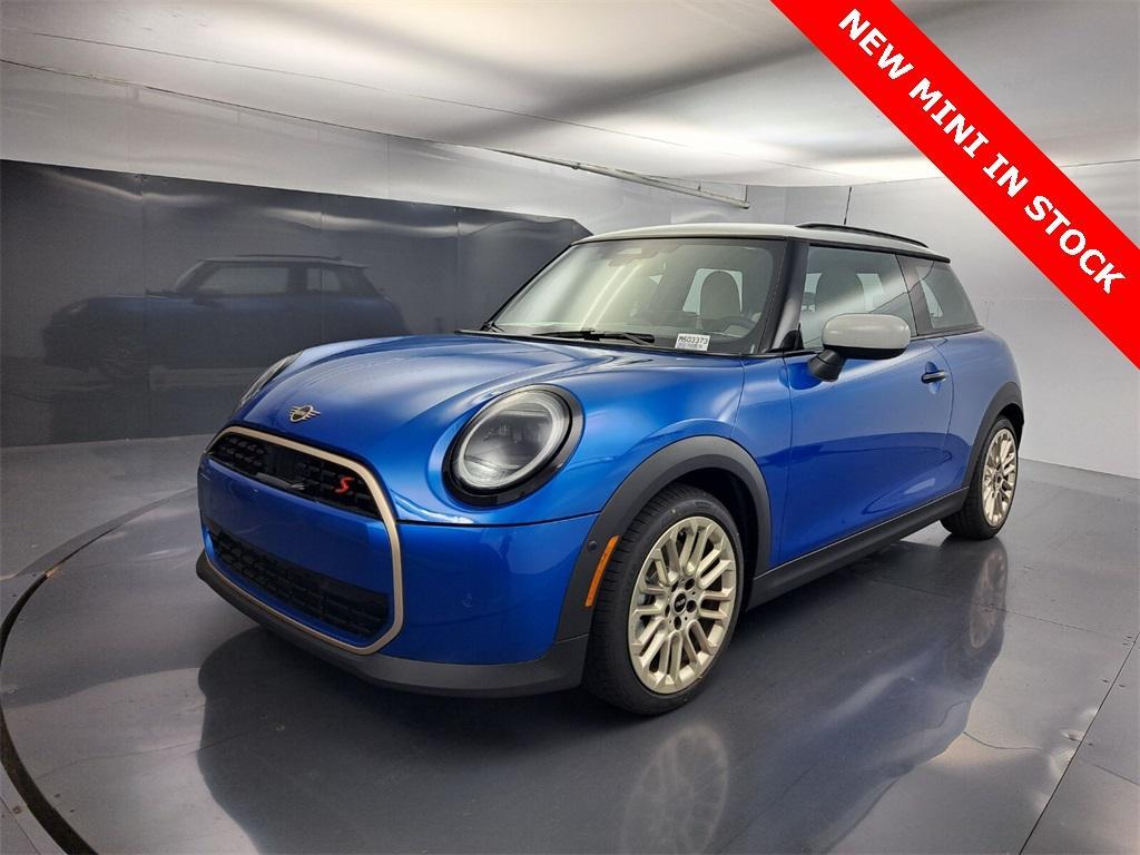 new 2025 MINI Hardtop car, priced at $37,325