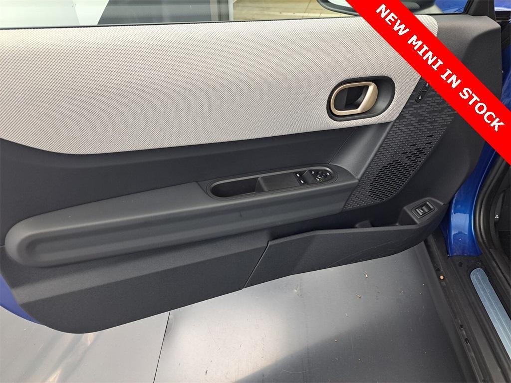 new 2025 MINI Hardtop car, priced at $37,325