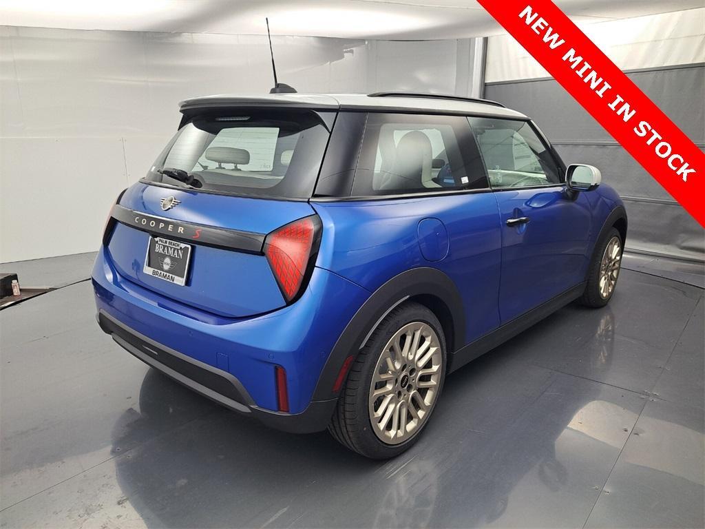 new 2025 MINI Hardtop car, priced at $37,325