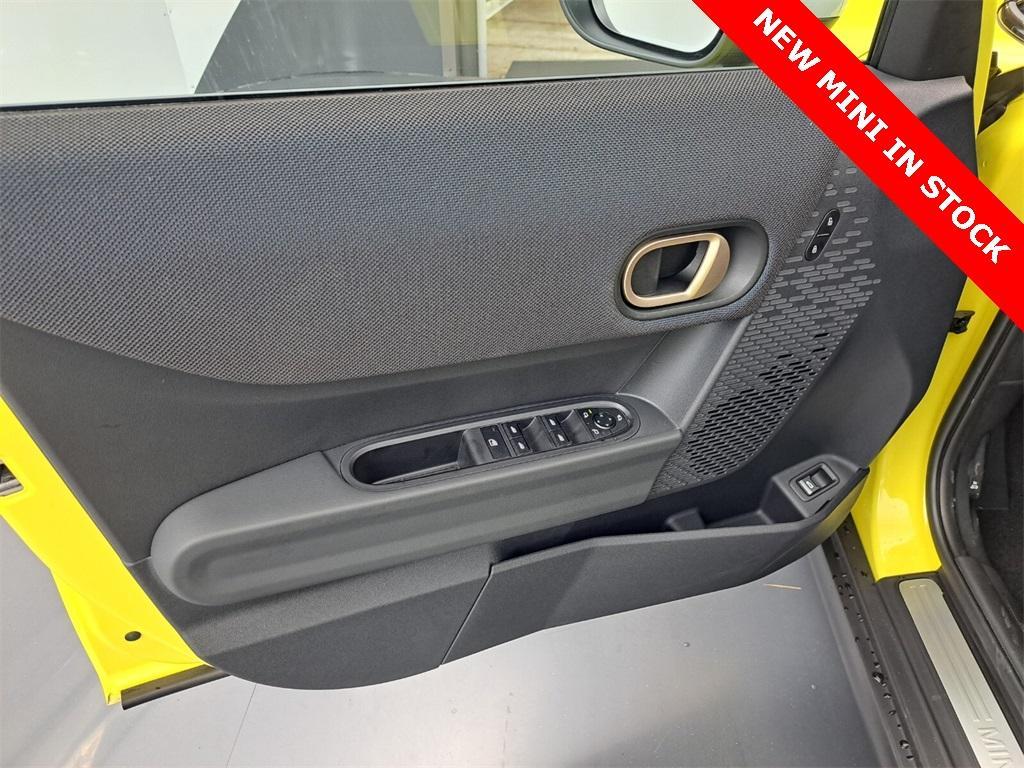 new 2025 MINI Hardtop car, priced at $37,410