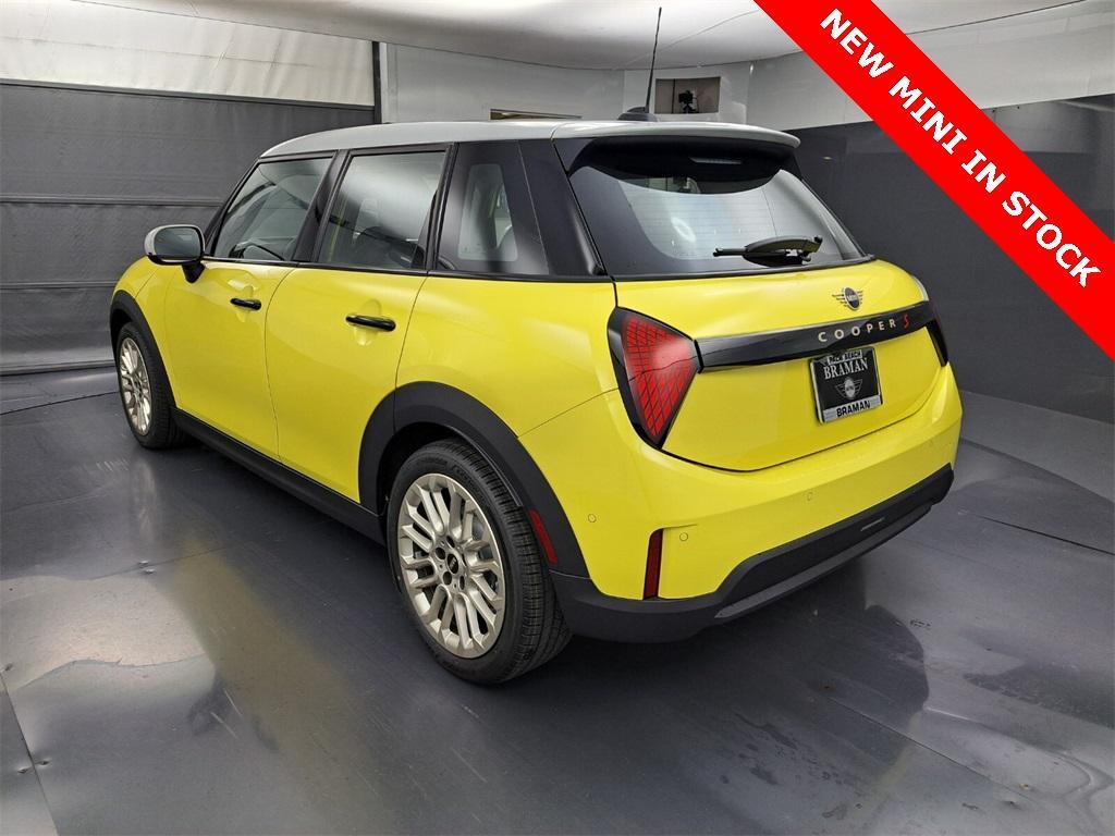 new 2025 MINI Hardtop car, priced at $37,410
