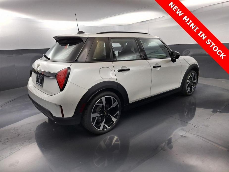 new 2025 MINI Hardtop car, priced at $39,545