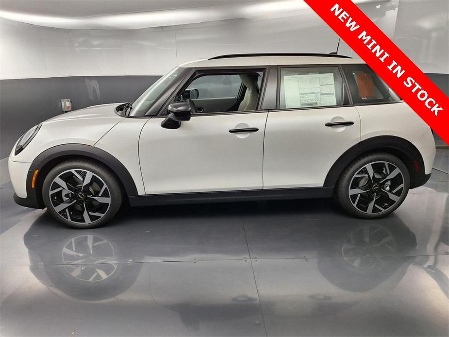 new 2025 MINI Hardtop car, priced at $39,545