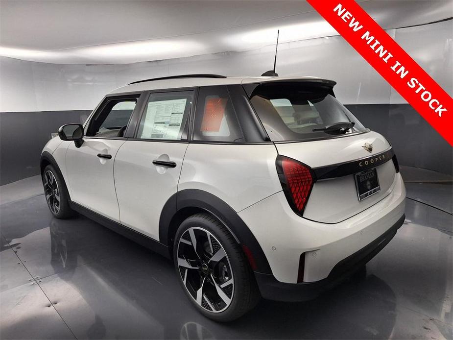 new 2025 MINI Hardtop car, priced at $39,545