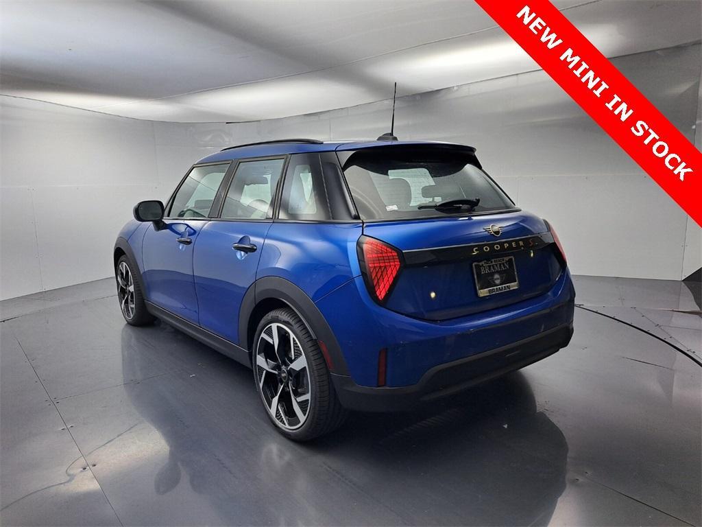 new 2025 MINI Hardtop car, priced at $39,260