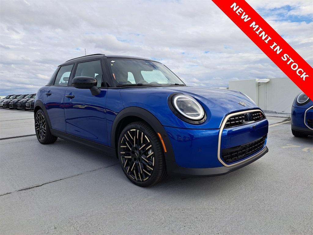 new 2025 MINI Hardtop car, priced at $39,630