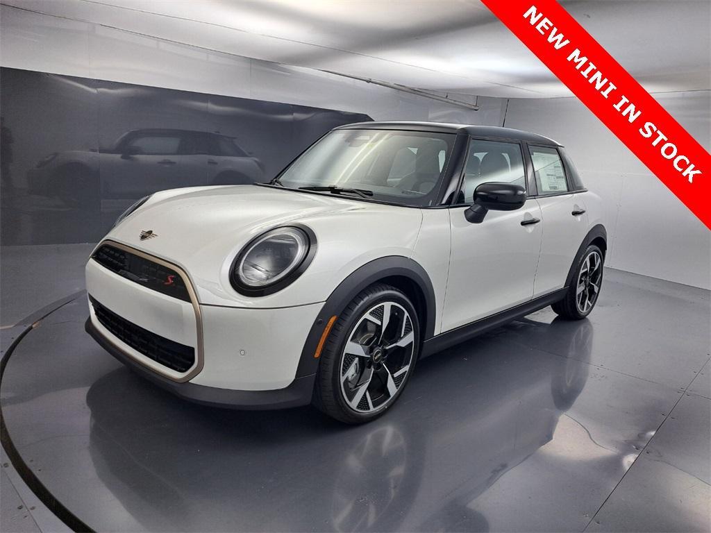 new 2025 MINI Hardtop car, priced at $38,625