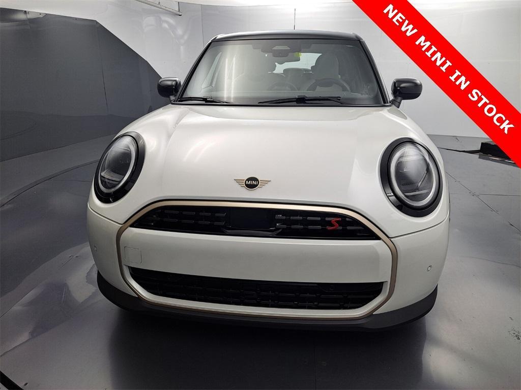 new 2025 MINI Hardtop car, priced at $38,625