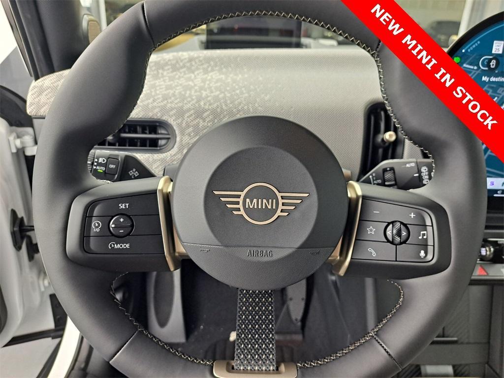 new 2025 MINI Hardtop car, priced at $38,625