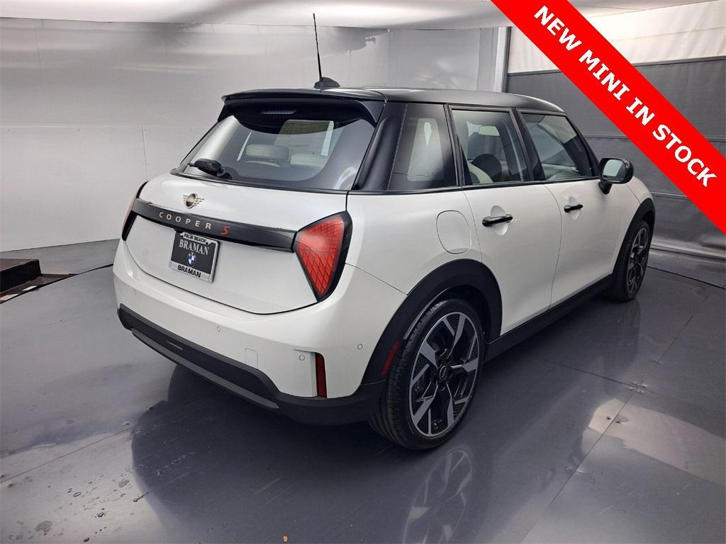 new 2025 MINI Hardtop car, priced at $38,625