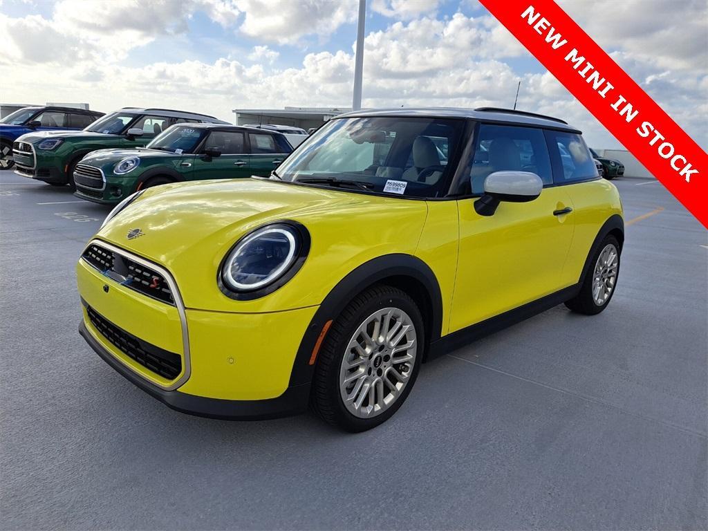 new 2025 MINI Hardtop car, priced at $38,725