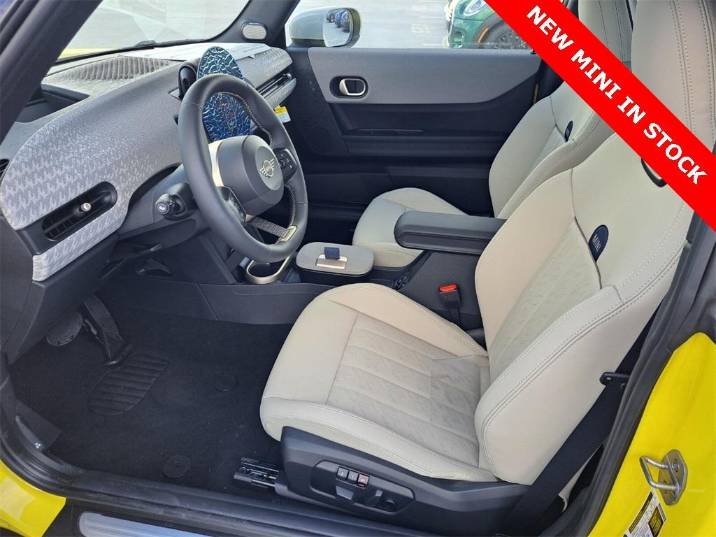 new 2025 MINI Hardtop car, priced at $38,725