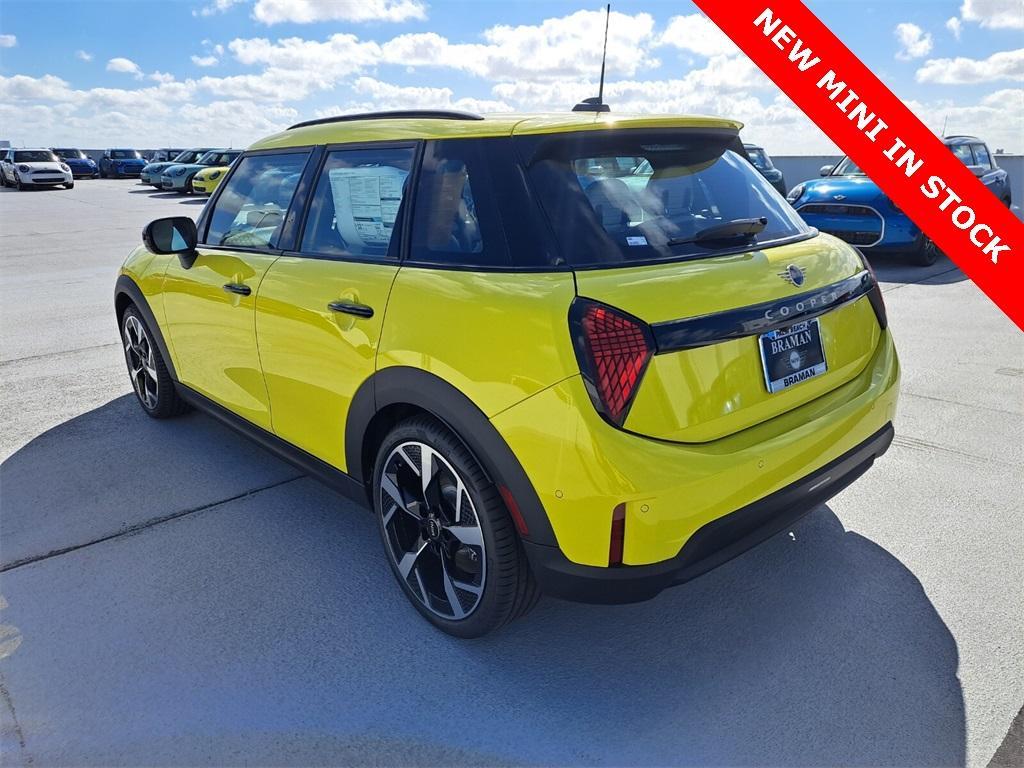 new 2025 MINI Hardtop car, priced at $39,080