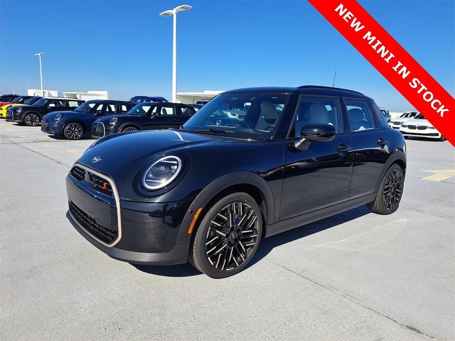 new 2025 MINI Hardtop car, priced at $37,845