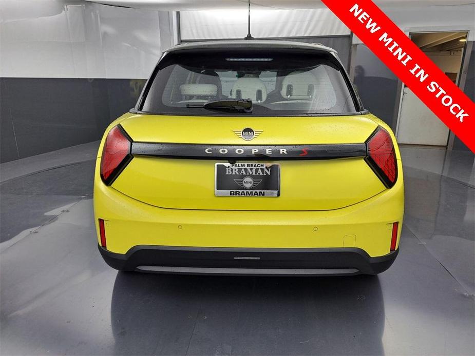 new 2025 MINI Hardtop car, priced at $38,230