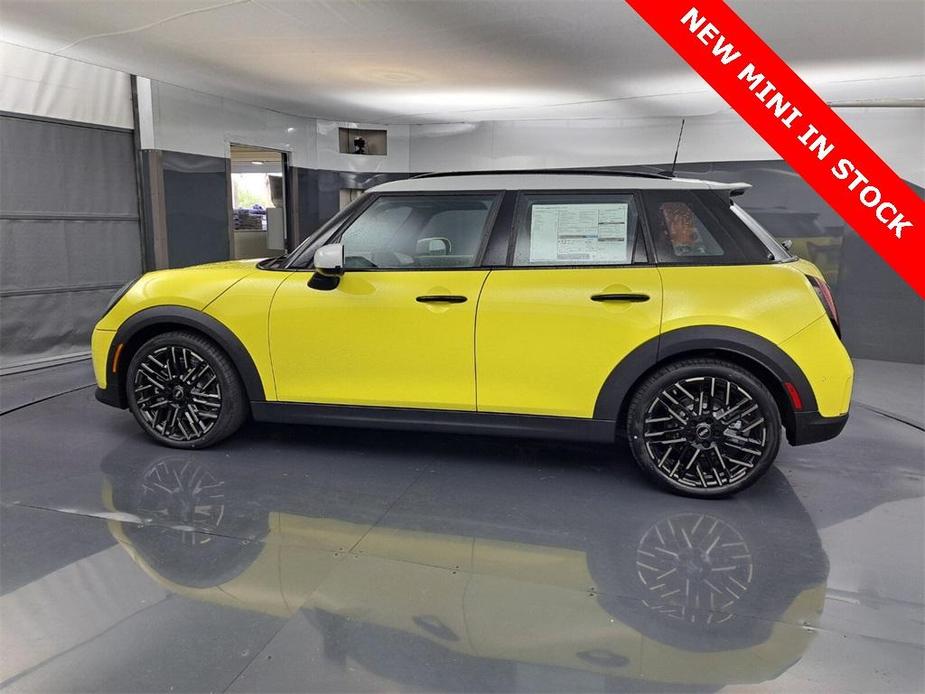 new 2025 MINI Hardtop car, priced at $38,230