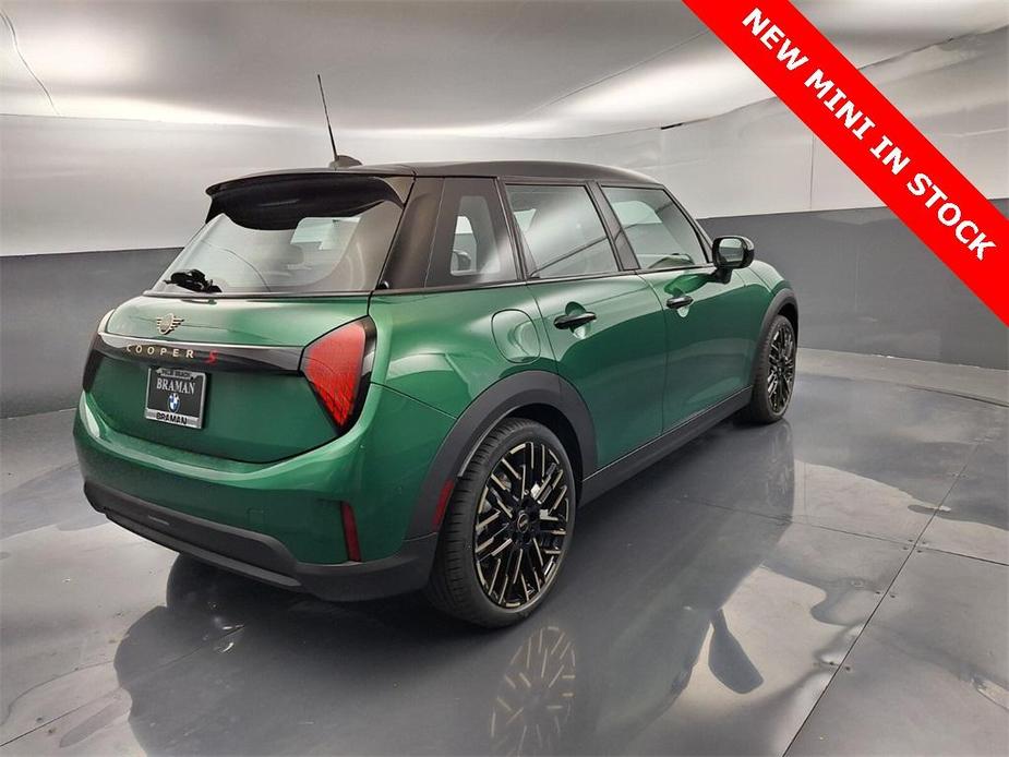 new 2025 MINI Hardtop car, priced at $37,895