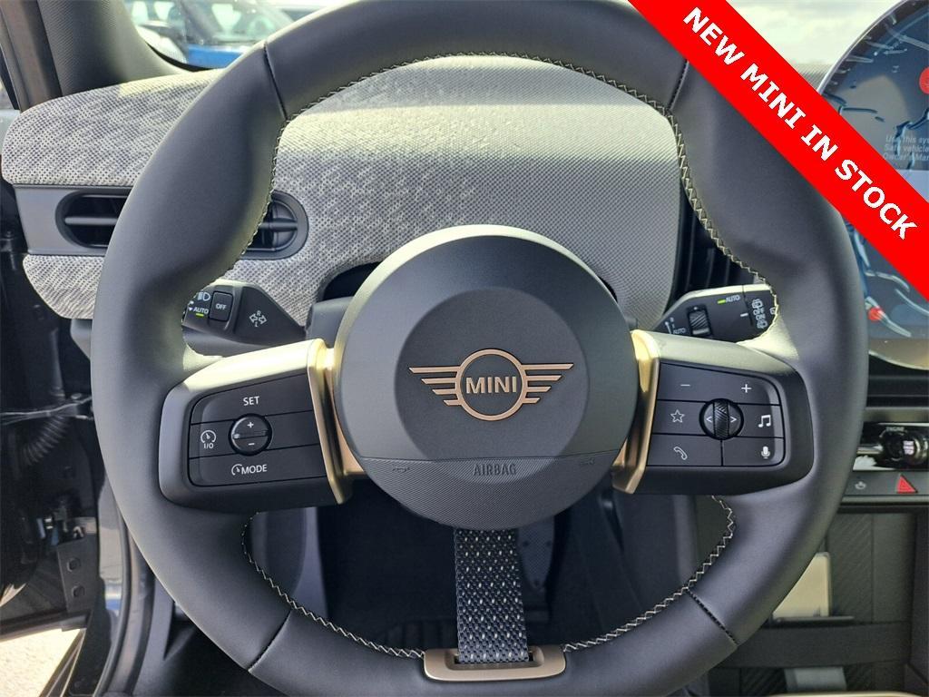 new 2025 MINI Hardtop car, priced at $37,930