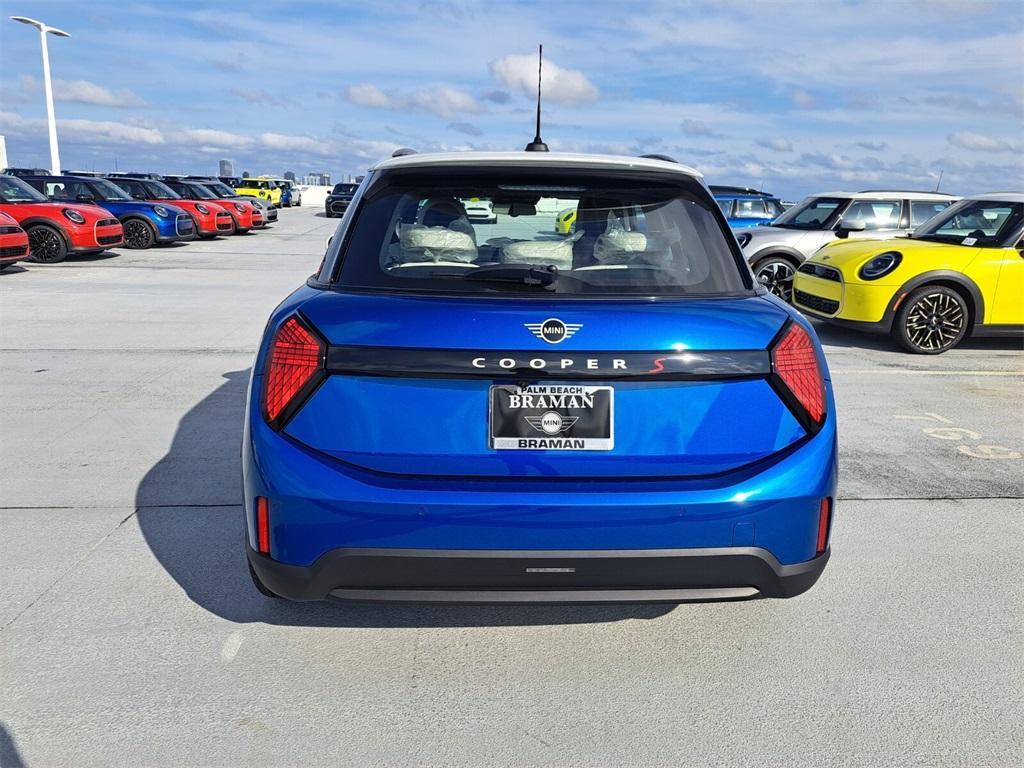 new 2025 MINI Hardtop car, priced at $39,545