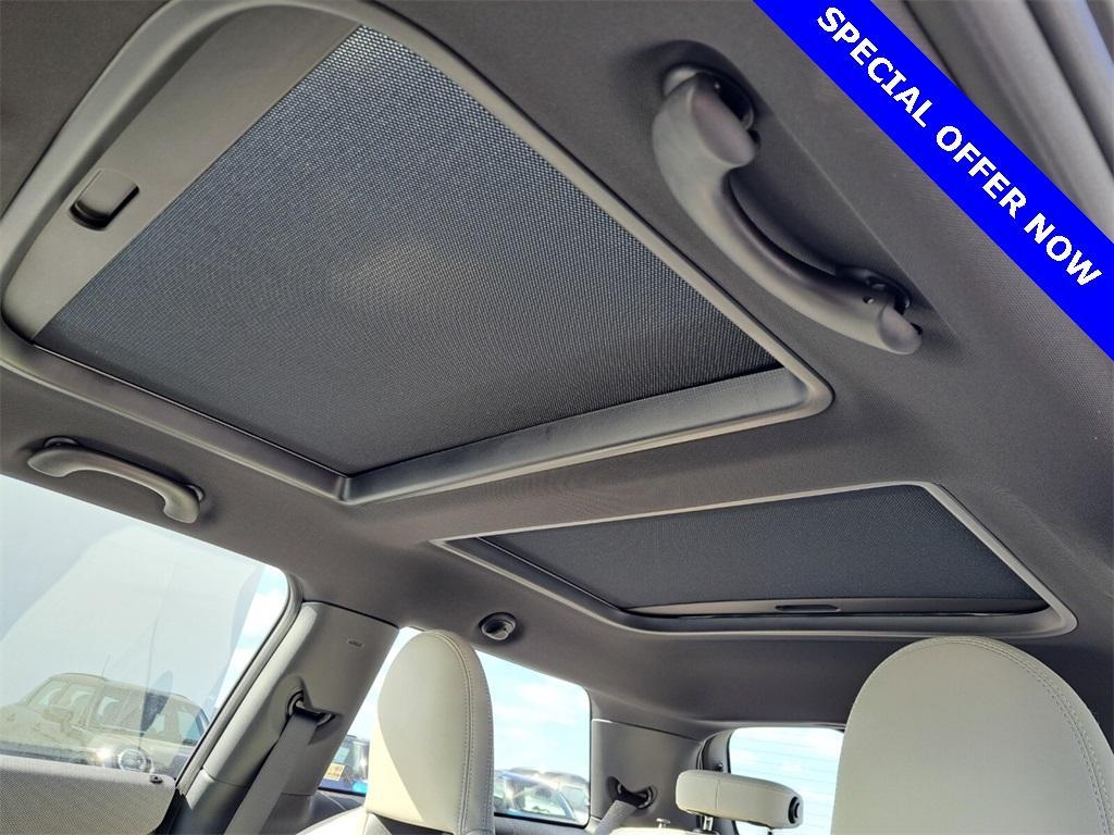 new 2025 MINI Hardtop car, priced at $34,195
