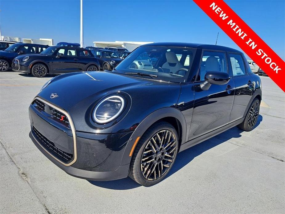 new 2025 MINI Hardtop car, priced at $37,595