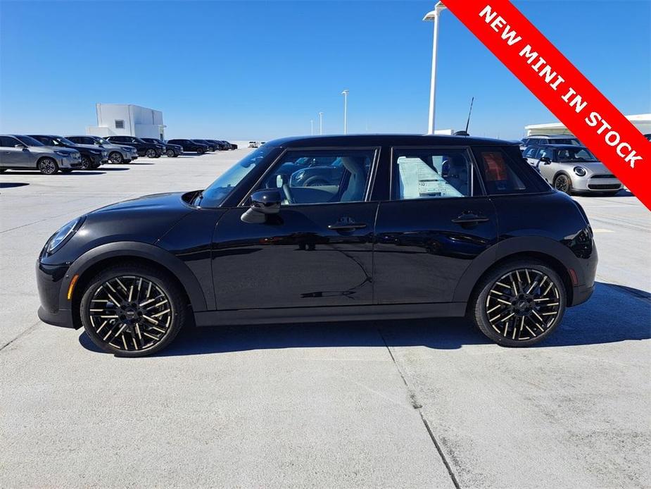 new 2025 MINI Hardtop car, priced at $37,595