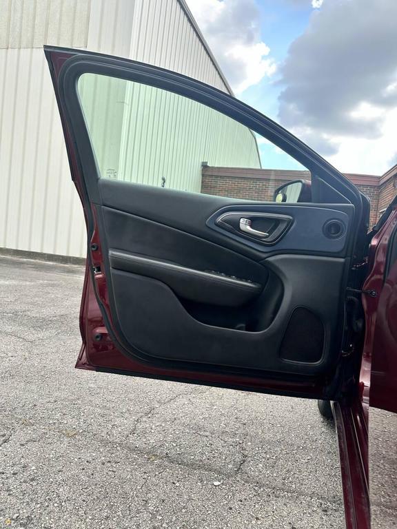 used 2015 Chrysler 200 car, priced at $5,999