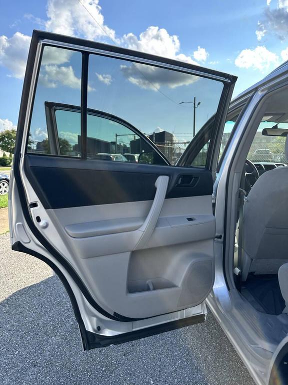 used 2010 Toyota Highlander car, priced at $6,999