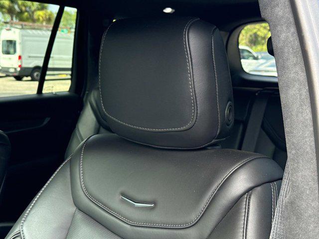 used 2024 Cadillac XT6 car, priced at $49,990