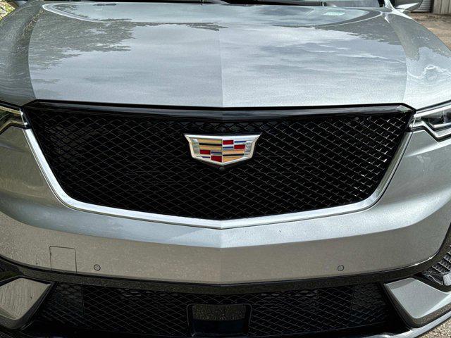 used 2024 Cadillac XT6 car, priced at $57,500