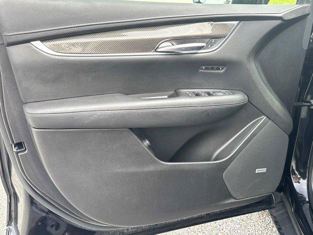 used 2020 Cadillac XT5 car, priced at $18,900