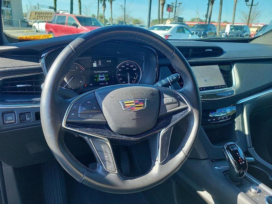 used 2023 Cadillac XT5 car, priced at $37,990