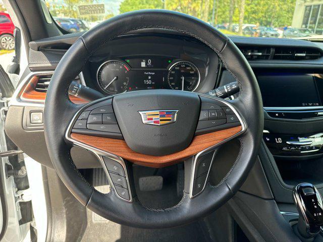 used 2024 Cadillac XT5 car, priced at $43,900