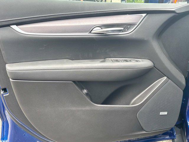 new 2025 Cadillac XT5 car, priced at $46,415