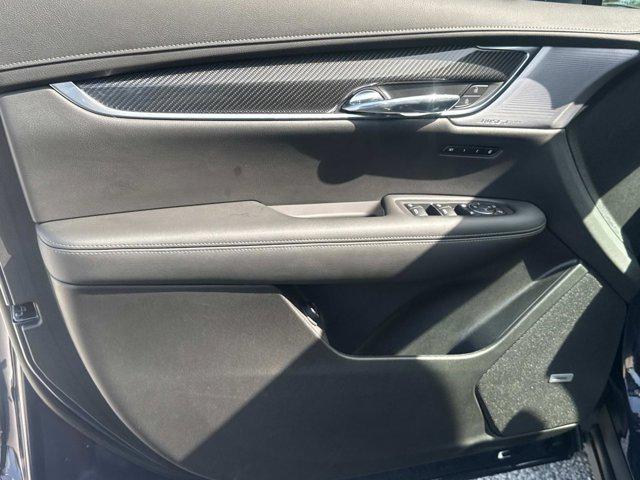 used 2025 Cadillac XT6 car, priced at $57,900