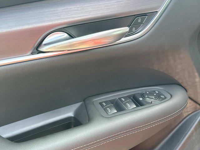 new 2025 Cadillac XT5 car, priced at $47,015