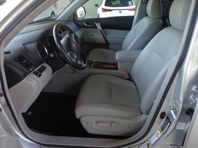 used 2012 Toyota Highlander car, priced at $17,995