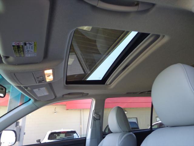 used 2012 Toyota Highlander car, priced at $17,995