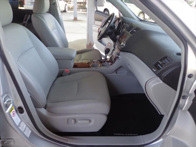 used 2012 Toyota Highlander car, priced at $17,995