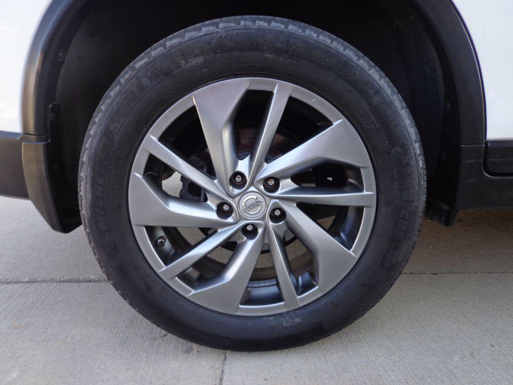 used 2015 Nissan Rogue car, priced at $14,995