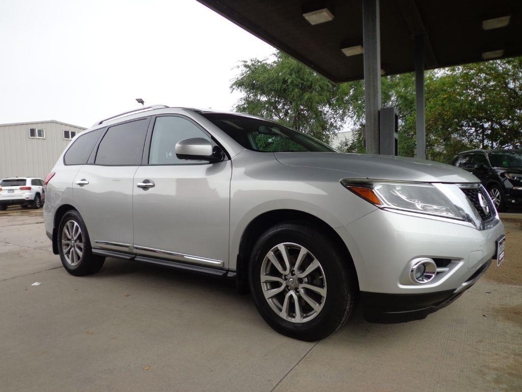 used 2015 Nissan Pathfinder car, priced at $12,995