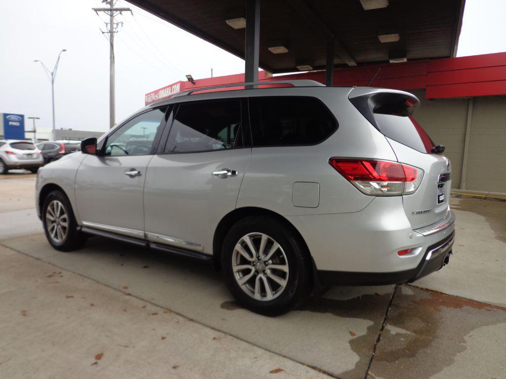 used 2015 Nissan Pathfinder car, priced at $12,995
