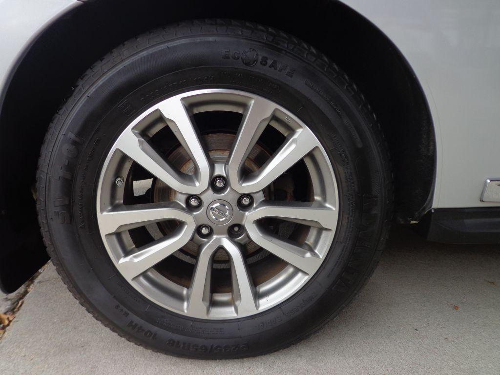 used 2015 Nissan Pathfinder car, priced at $12,995