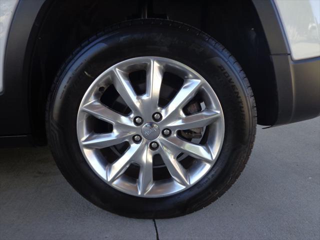 used 2015 Jeep Cherokee car, priced at $14,995